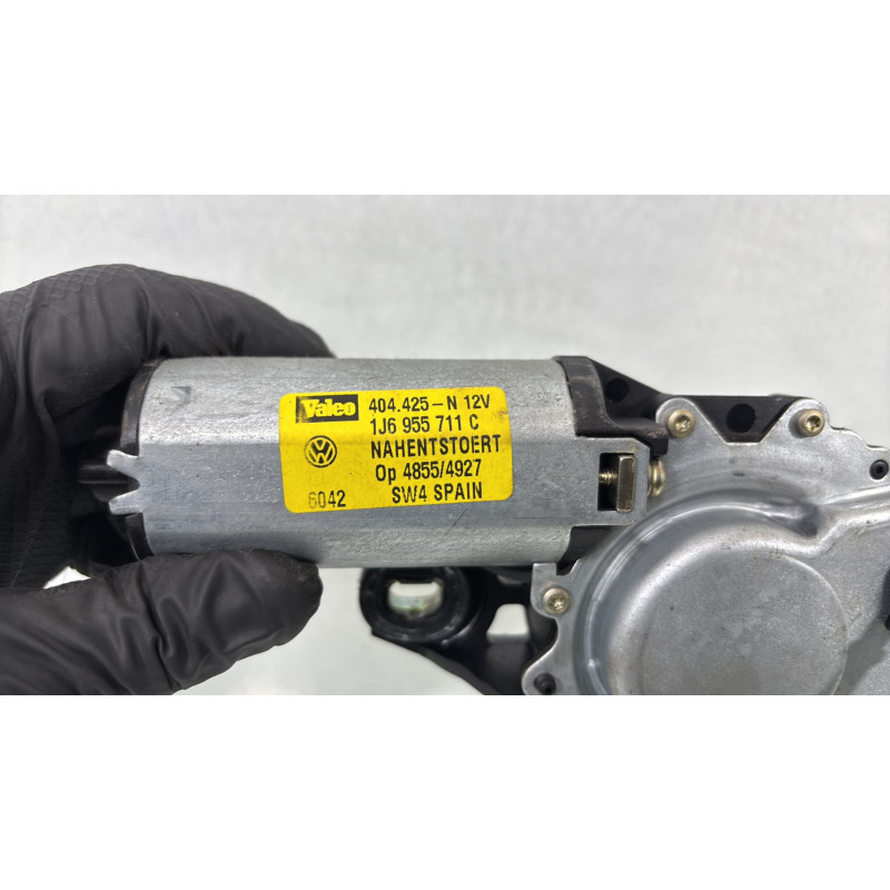 Moteur essuie glace arriere VOLKSWAGEN GOLF 4 Photo n°2