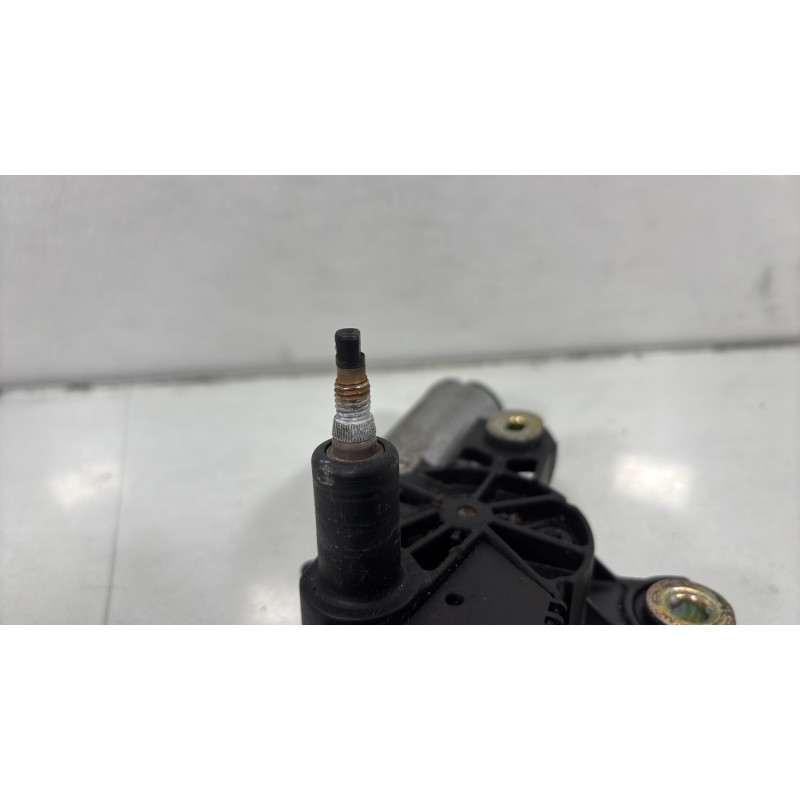Moteur essuie glace arriere VOLKSWAGEN GOLF 4 Photo n°4
