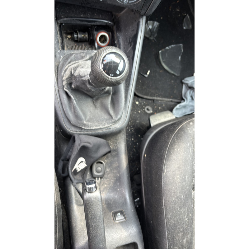 Poignee interieur arriere gauche VOLKSWAGEN GOLF 4 Photo n°20