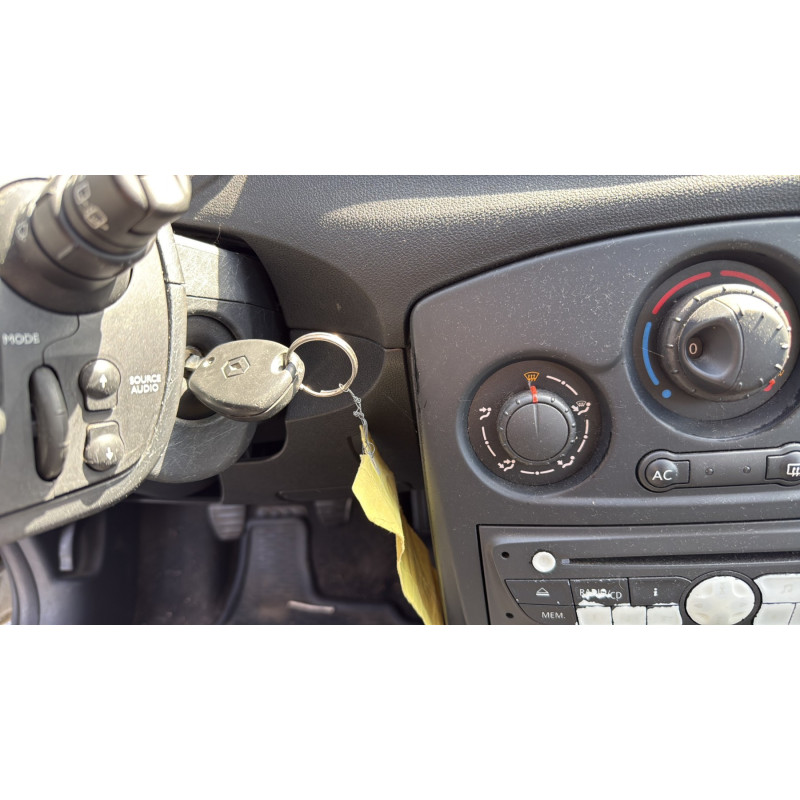 Boitier UCH RENAULT CLIO 3 Photo n°16