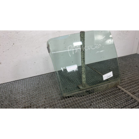 Vitre arriere droit PEUGEOT 106
