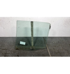 Vitre arriere droit PEUGEOT 106