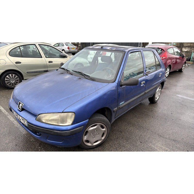 Vitre arriere droit PEUGEOT 106 Photo n°5