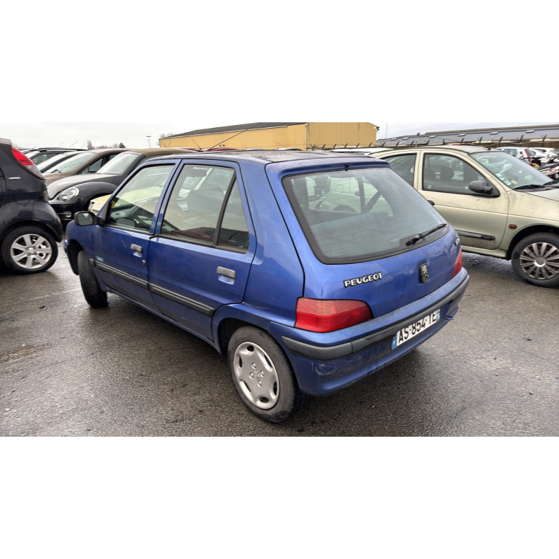 Vitre arriere droit PEUGEOT 106 Photo n°8