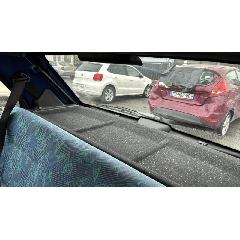 Vitre arriere droit PEUGEOT 106 Photo n°16