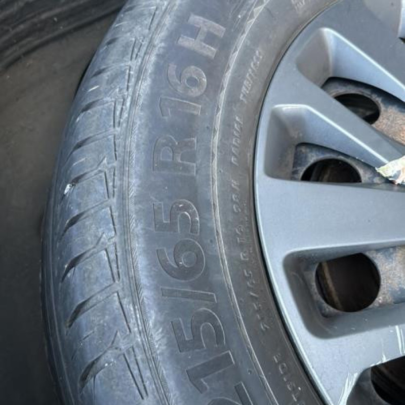 Pare boue arriere droit PEUGEOT RIFTER Photo n°18