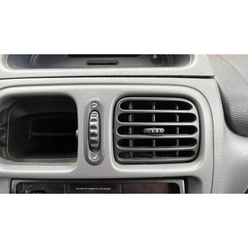 Aile avant gauche RENAULT CLIO 2 Photo n°14