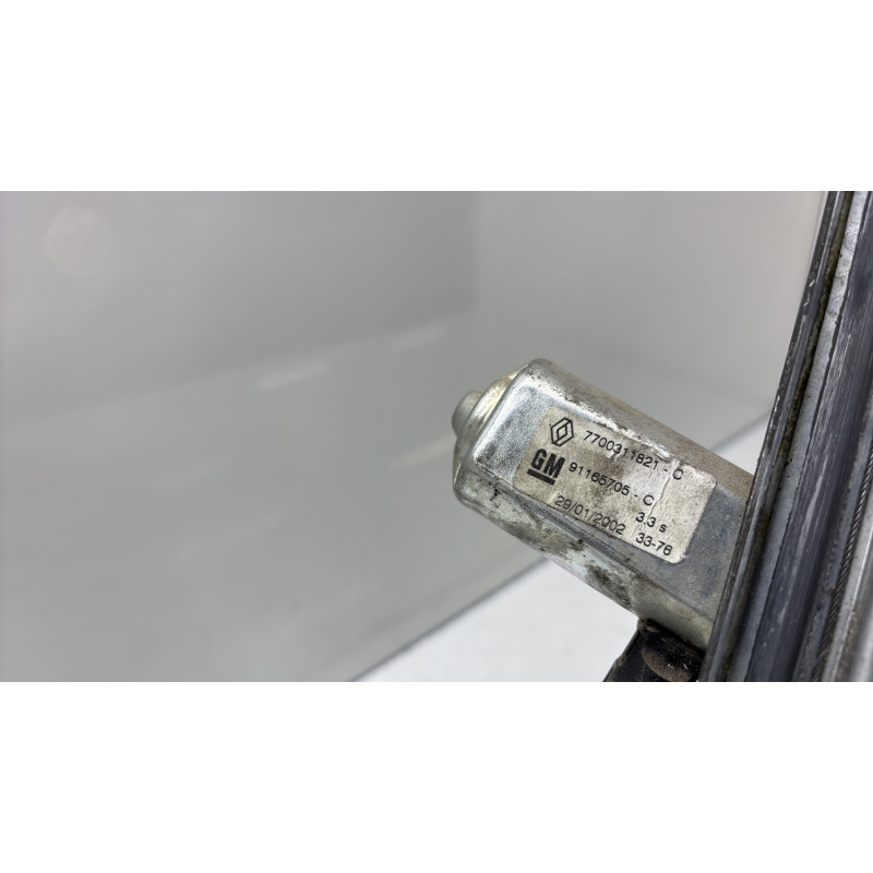 Leve vitre electrique avant droit RENAULT TRAFIC 2 Photo n°7