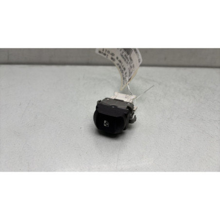 Interrupteur de leve vitre arriere droit RENAULT VEL SATIS Photo n°1