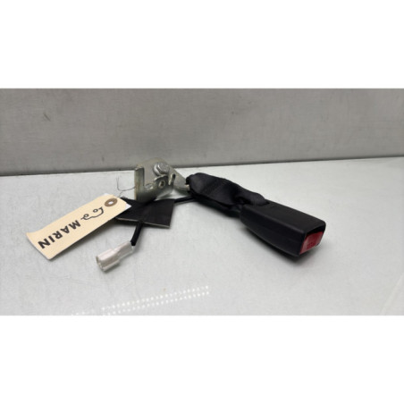 Attache ceinture arriere gauche NISSAN QASHQAI 2