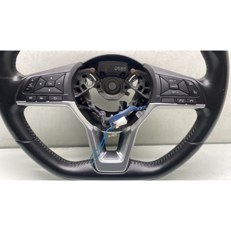 Volant NISSAN QASHQAI 2 Photo n°2