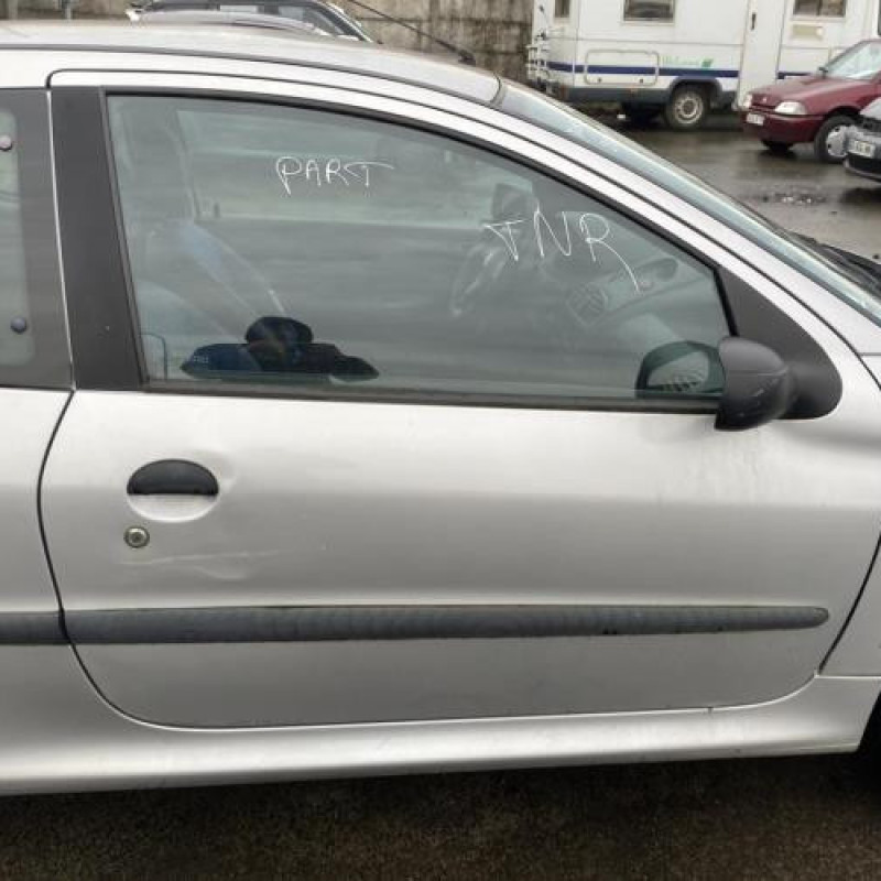 Pare choc arriere PEUGEOT 206 Photo n°16