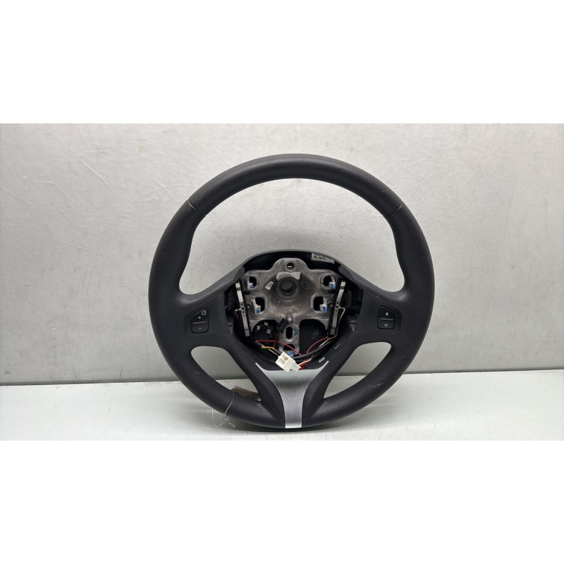 Volant RENAULT CLIO 4 Photo n°1