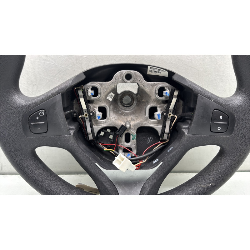 Volant RENAULT CLIO 4 Photo n°2