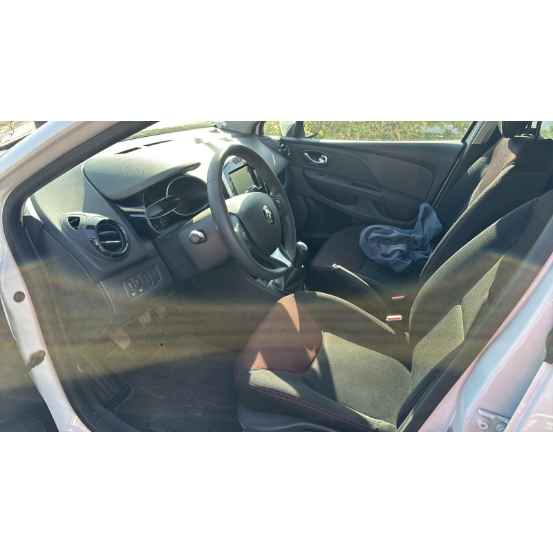 Volant RENAULT CLIO 4 Photo n°10