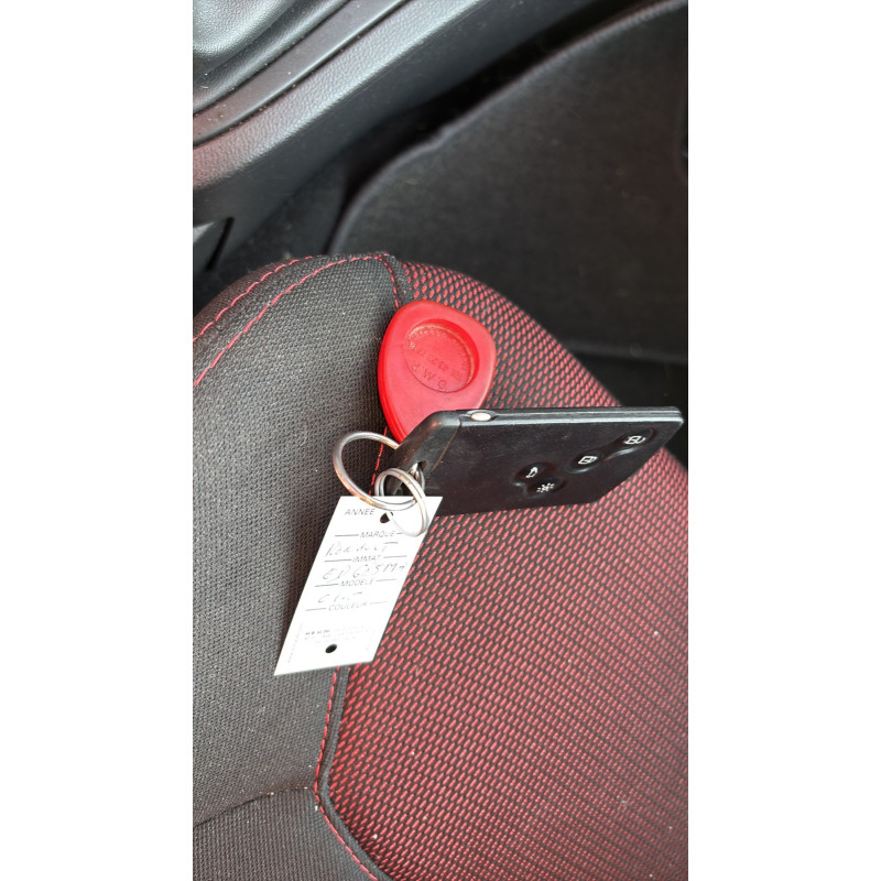 Volant RENAULT CLIO 4 Photo n°14