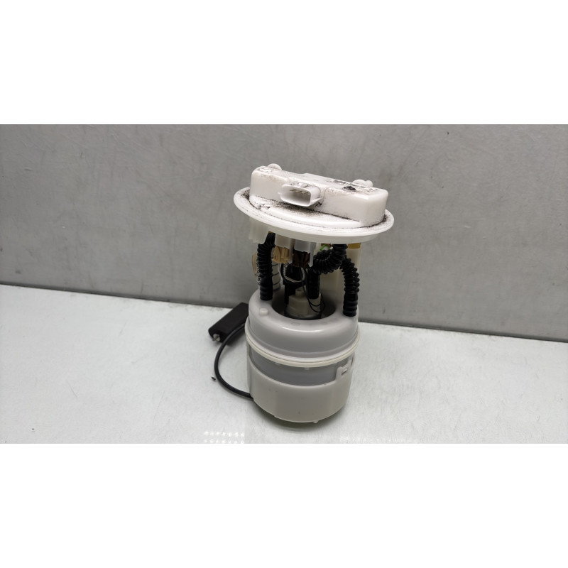 Pompe à carburant RENAULT CLIO 4 Photo n°1