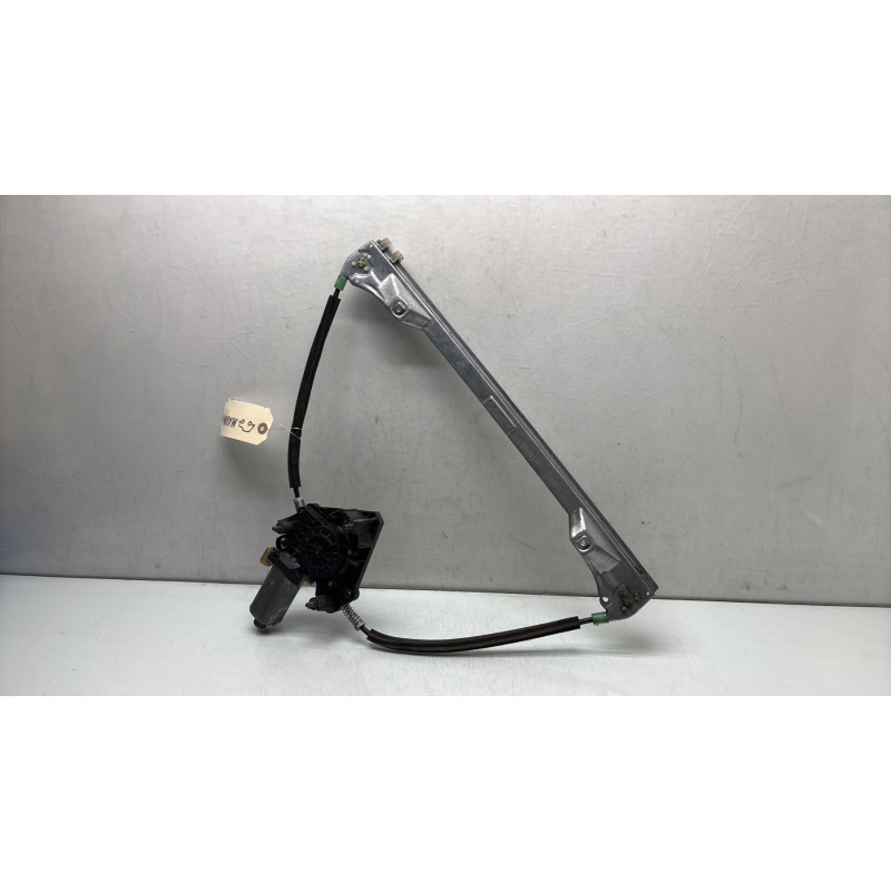 Leve vitre electrique avant droit RENAULT CLIO 2 Photo n°4