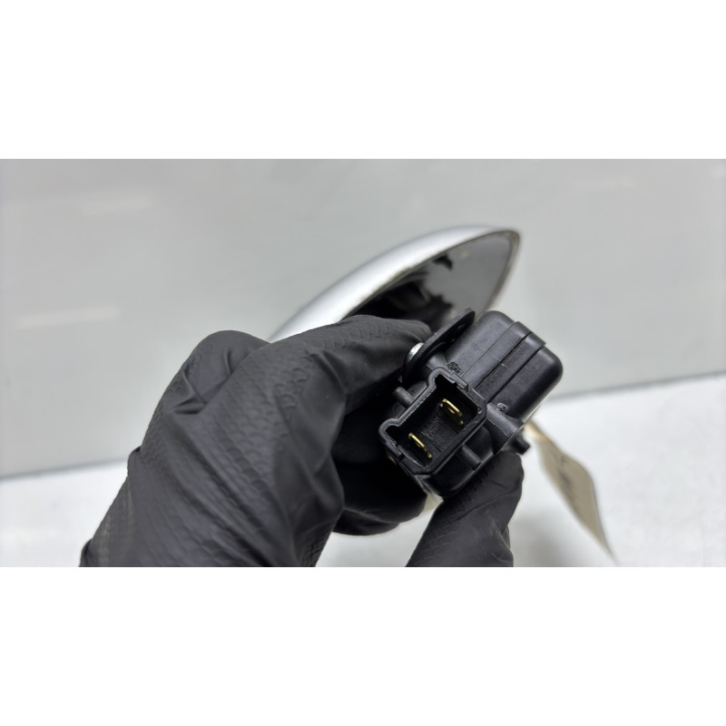 Bouton de coffre RENAULT CLIO 2 CAMPUS Photo n°4