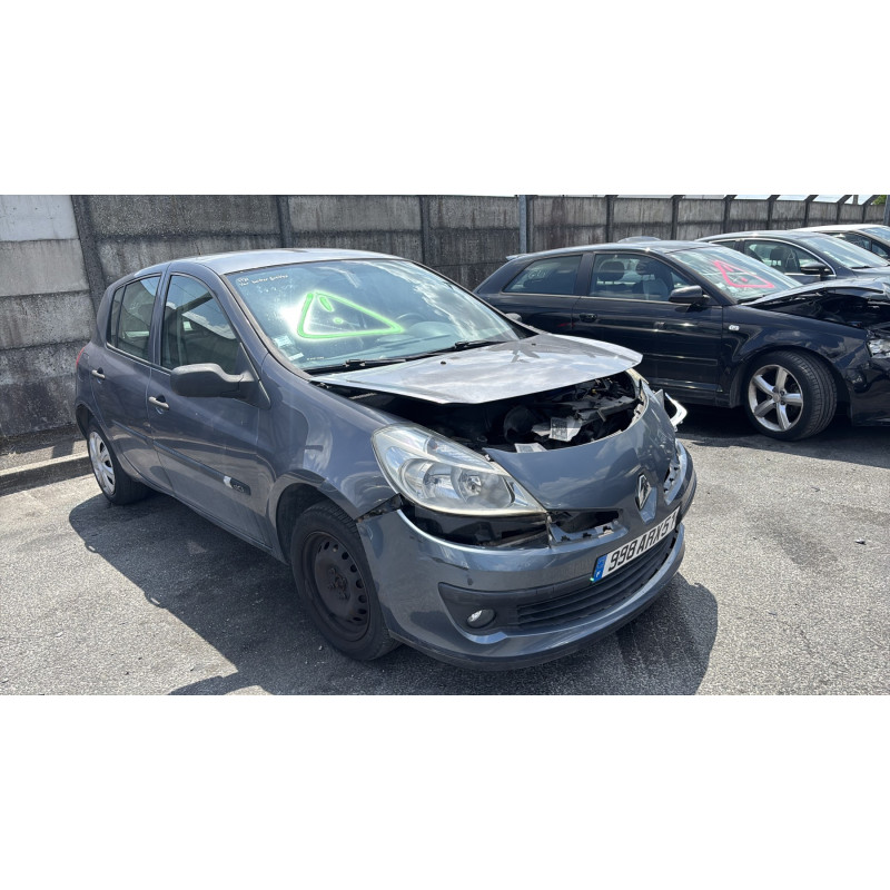 Feu arriere principal droit (feux) RENAULT CLIO 3 Photo n°19