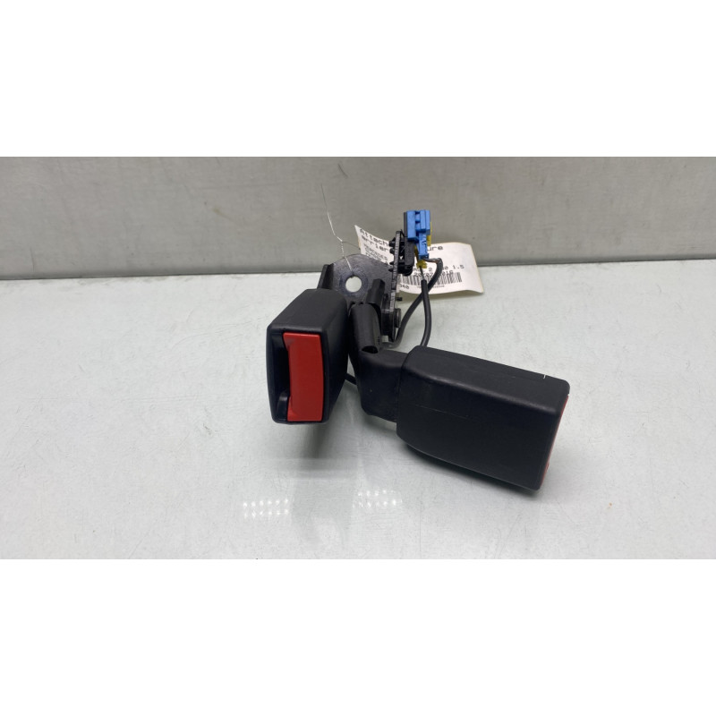 Attache ceinture arriere droit MERCEDES CLASSE A 176 Photo n°1