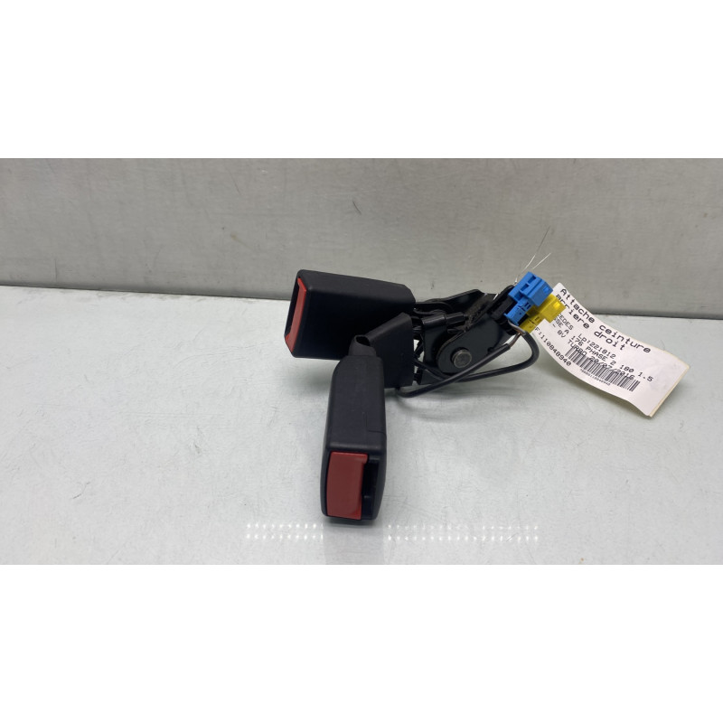 Attache ceinture arriere droit MERCEDES CLASSE A 176 Photo n°2