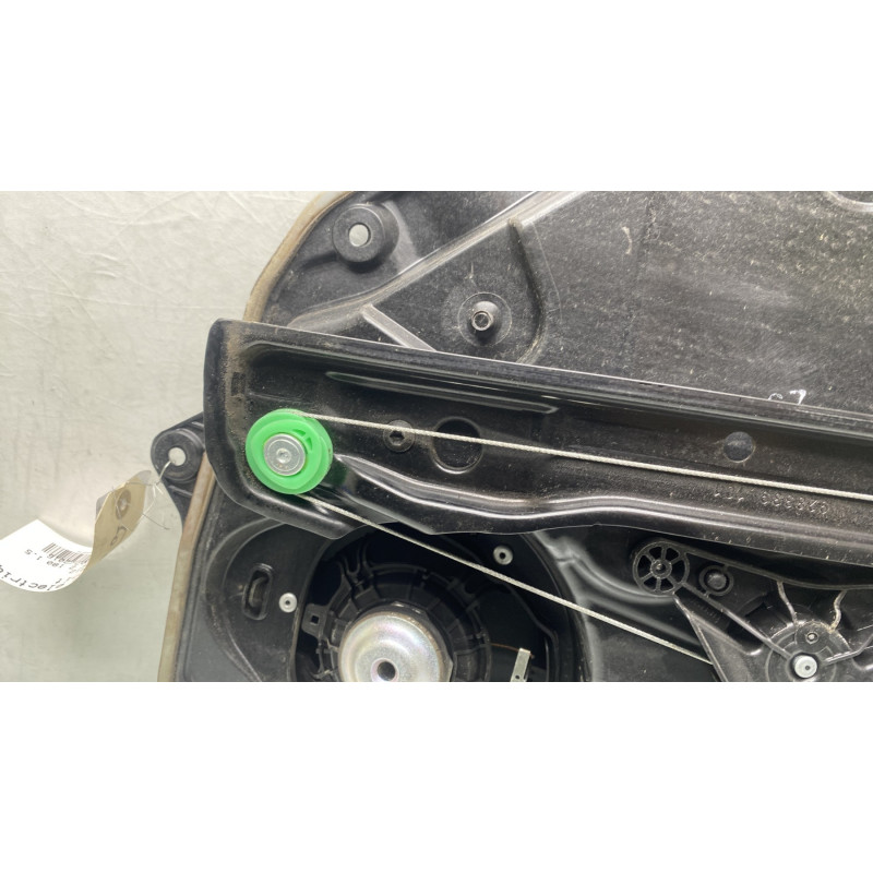 Leve vitre electrique arriere droit MERCEDES CLASSE A 176 Photo n°6