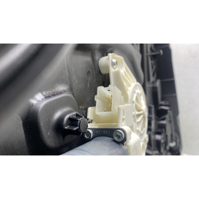 Leve vitre electrique avant gauche MERCEDES CLASSE A 176 Photo n°4