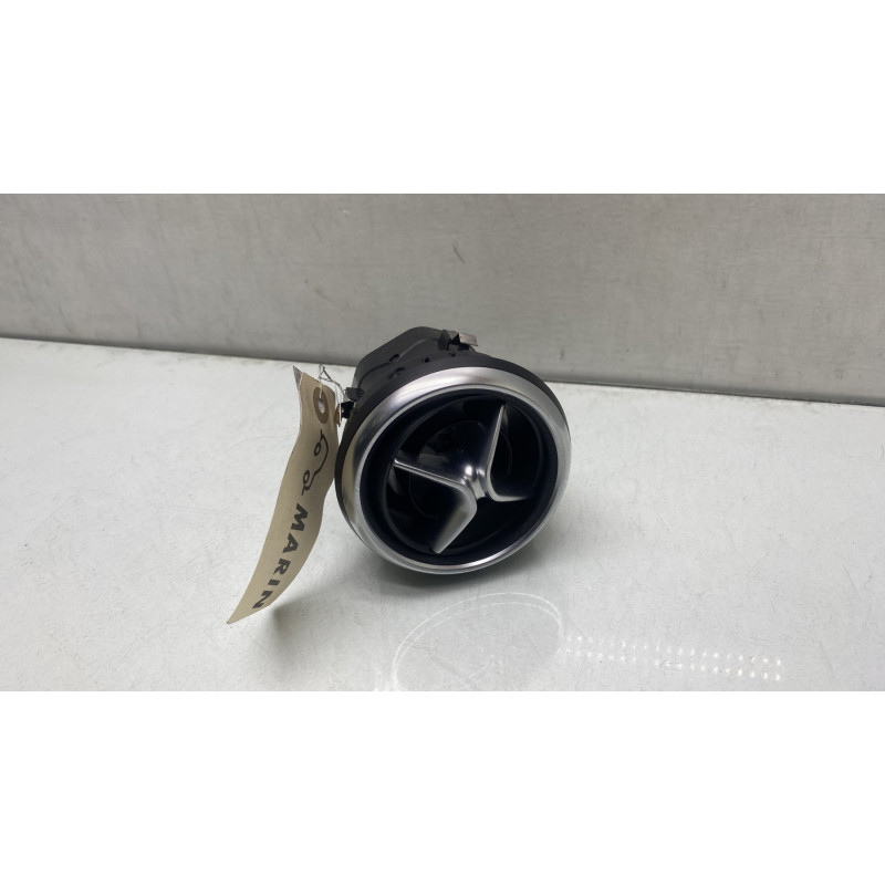Aerateur tableau de bord avant droit MERCEDES CLASSE A 176 Photo n°1