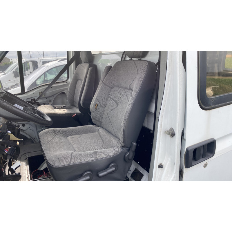 Pare choc avant RENAULT MASTER 2 Photo n°17