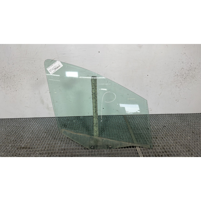 Vitre avant droit PEUGEOT 308 1 Photo n°1