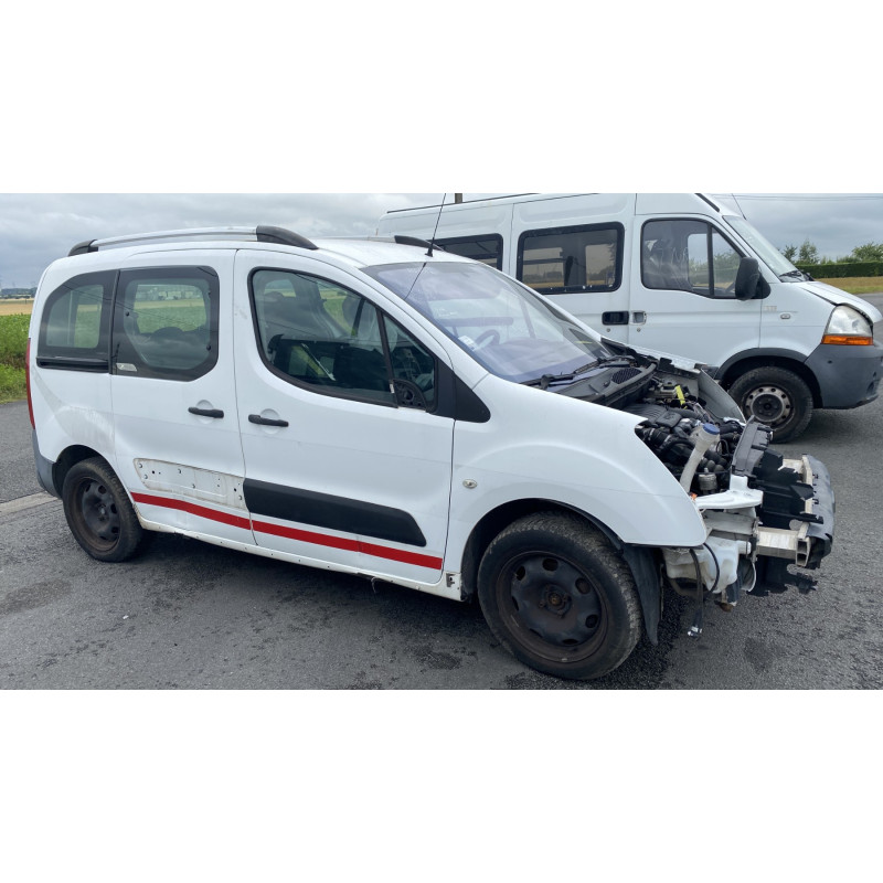Vitre avant gauche CITROEN BERLINGO 2 Photo n°12