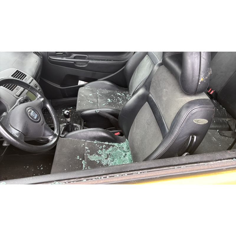 Vitre avant droit SEAT IBIZA 2 Photo n°14
