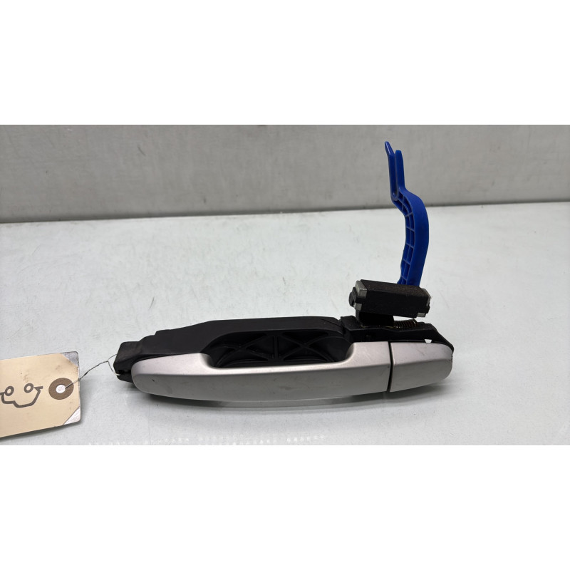 Poignee porte arriere gauche TOYOTA YARIS 2 Photo n°1