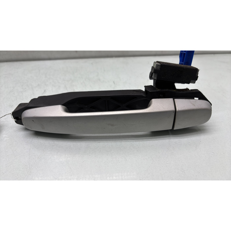 Poignee porte arriere gauche TOYOTA YARIS 2 Photo n°2