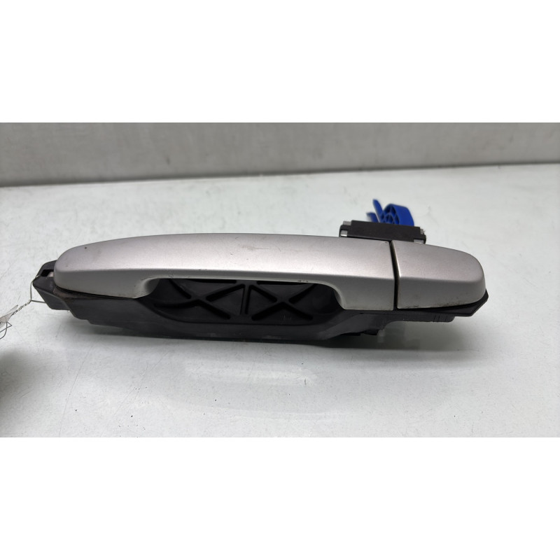 Poignee porte arriere gauche TOYOTA YARIS 2 Photo n°3