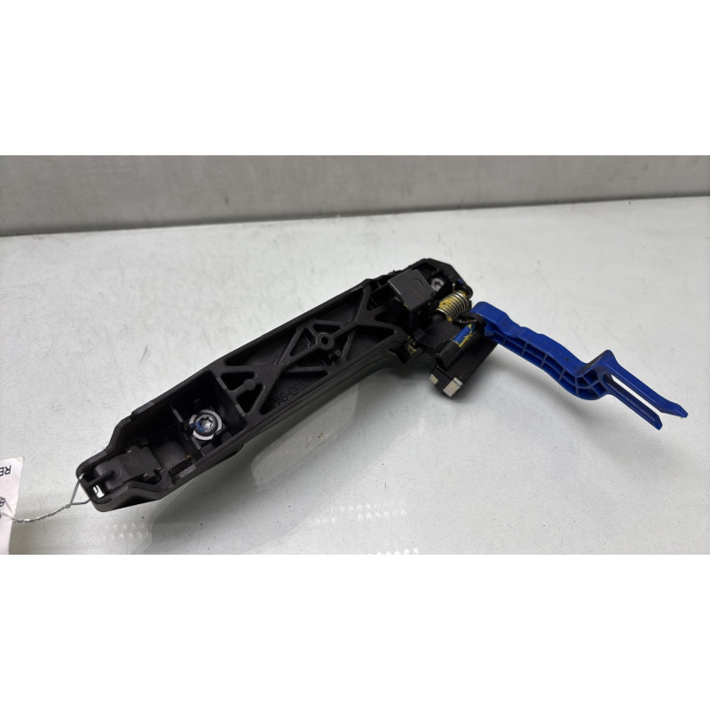 Poignee porte arriere gauche TOYOTA YARIS 2 Photo n°4