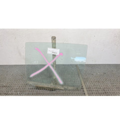 Vitre arriere droit TOYOTA YARIS 2 Photo n°1