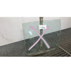 Vitre arriere droit TOYOTA YARIS 2