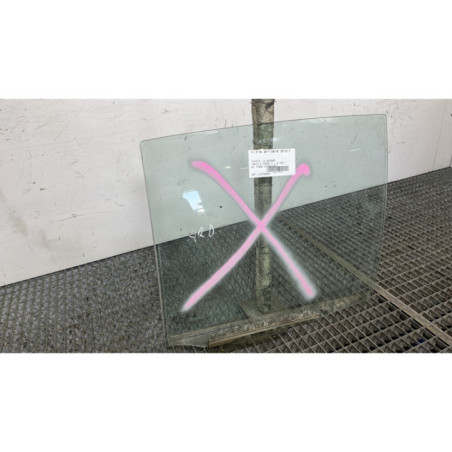 Vitre arriere droit TOYOTA YARIS 2