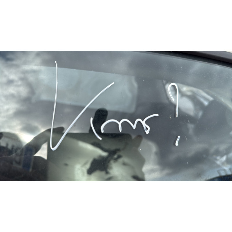 Vitre arriere gauche TOYOTA YARIS 2 Photo n°13