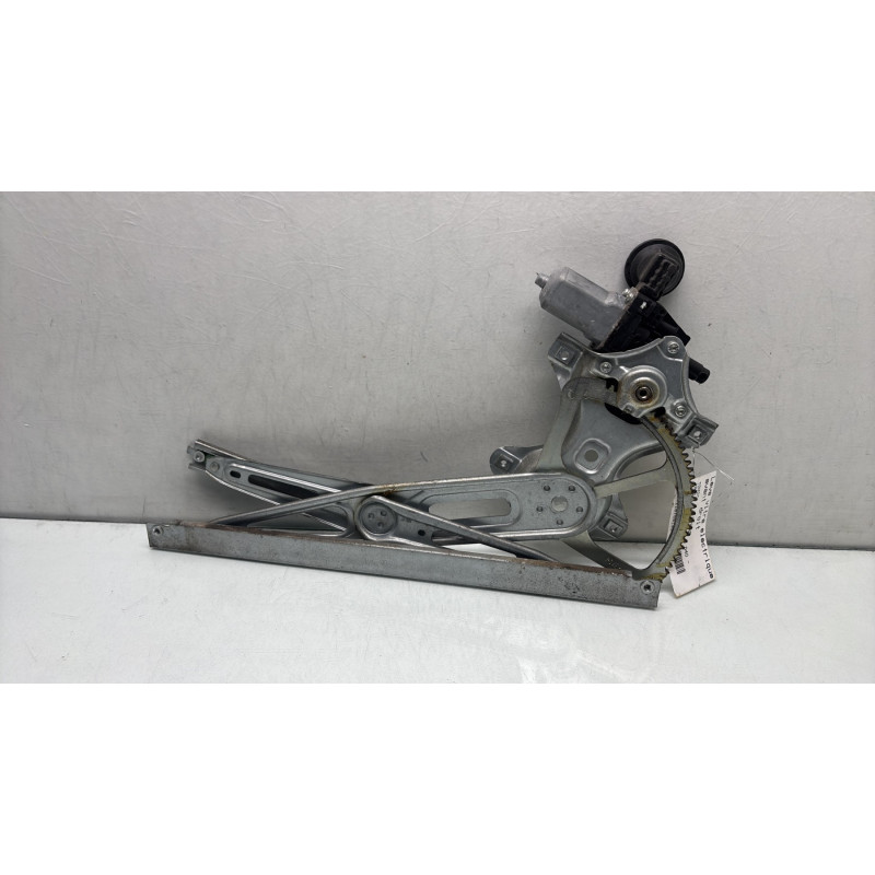 Leve vitre electrique avant droit TOYOTA YARIS 2 Photo n°4