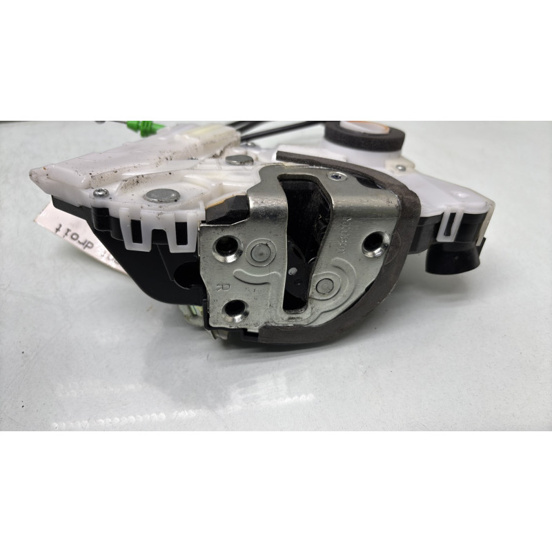 Serrure avant droit TOYOTA YARIS 2 Photo n°4