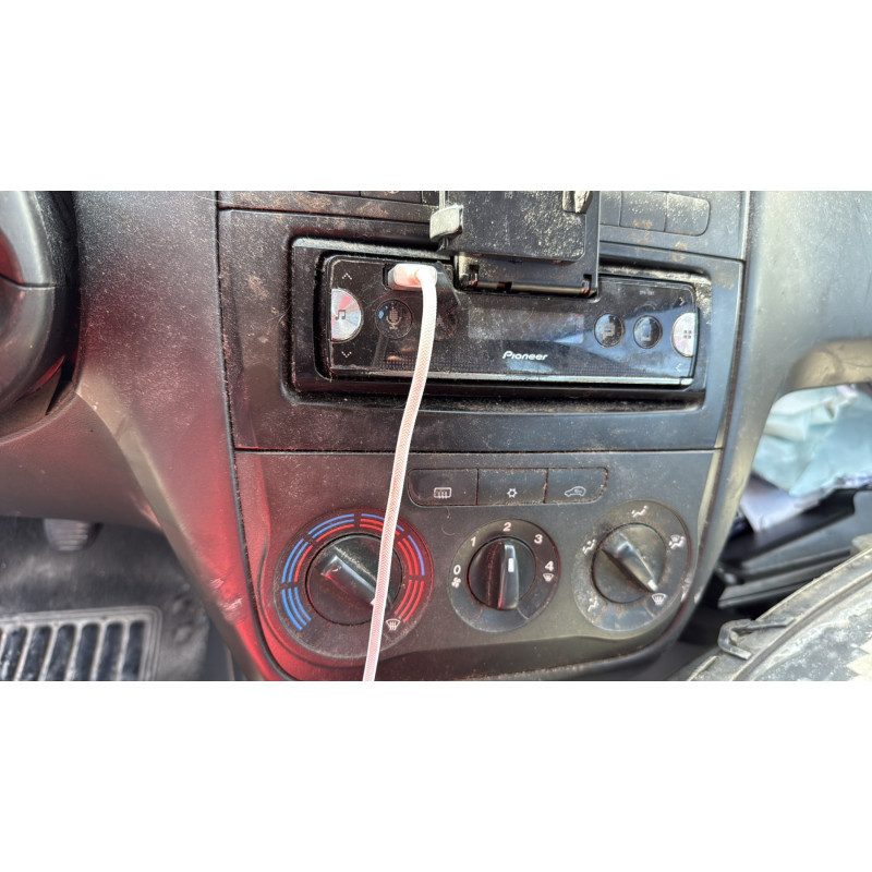 Leve vitre electrique avant gauche FIAT GRANDE PUNTO Photo n°20