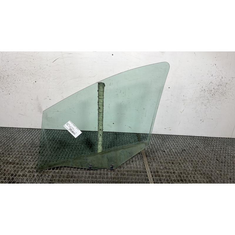 Vitre avant droit PEUGEOT 308 1 Photo n°4