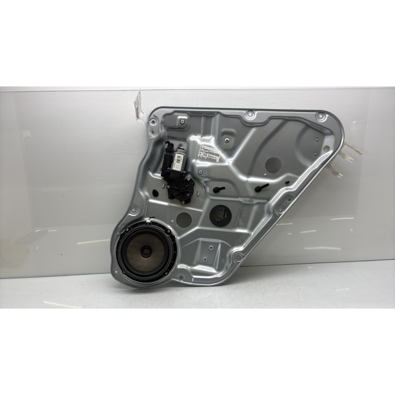Leve vitre electrique arriere droit KIA CEE-D 1 SPORT WAGON Photo n°1