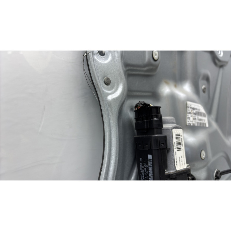 Leve vitre electrique arriere droit KIA CEE-D 1 SPORT WAGON Photo n°4