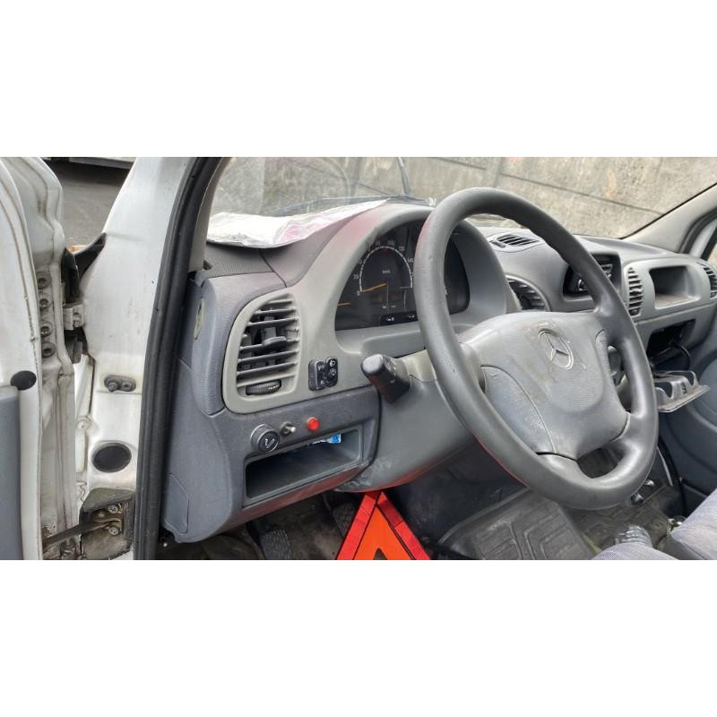 Vitre avant droit MERCEDES SPRINTER 1 Photo n°10