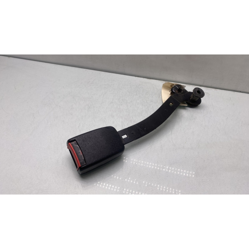 Attache ceinture avant gauche VOLKSWAGEN GOLF 4 Photo n°1