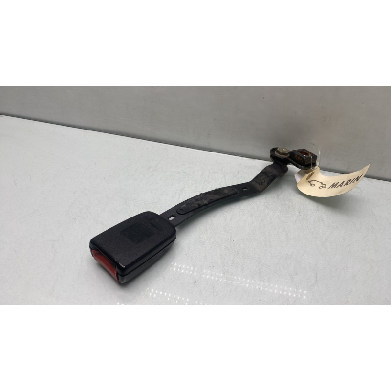 Attache ceinture avant gauche VOLKSWAGEN GOLF 4 Photo n°2